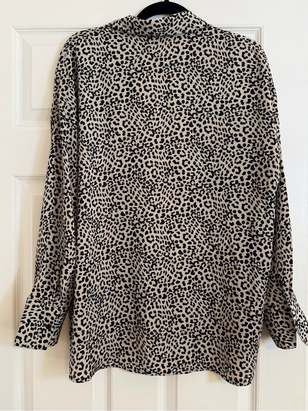 Express Leopard Print Portofino Button Front Blouse NWOT Medium - Picture 5 of 6